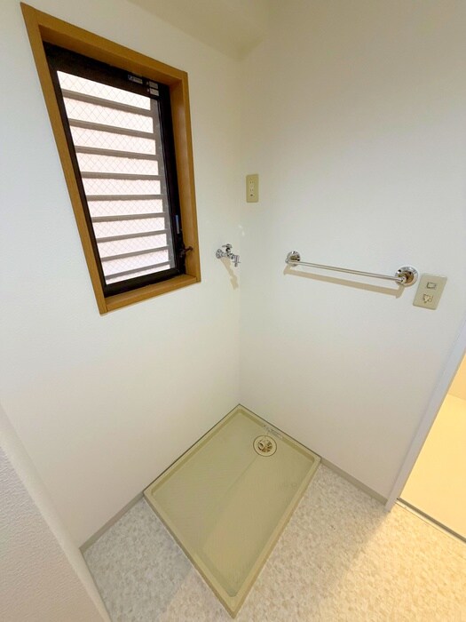 物件内観写真17　(洗濯機置場)