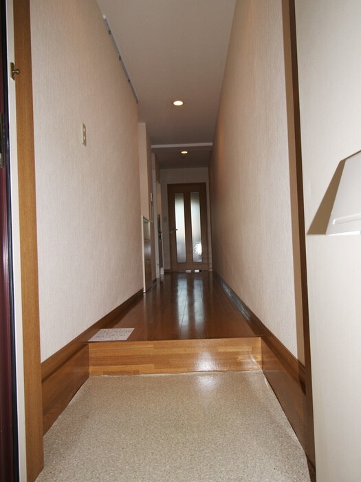 物件内観写真18　(玄関)