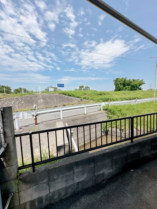 物件内観写真13　(室内からの展望)