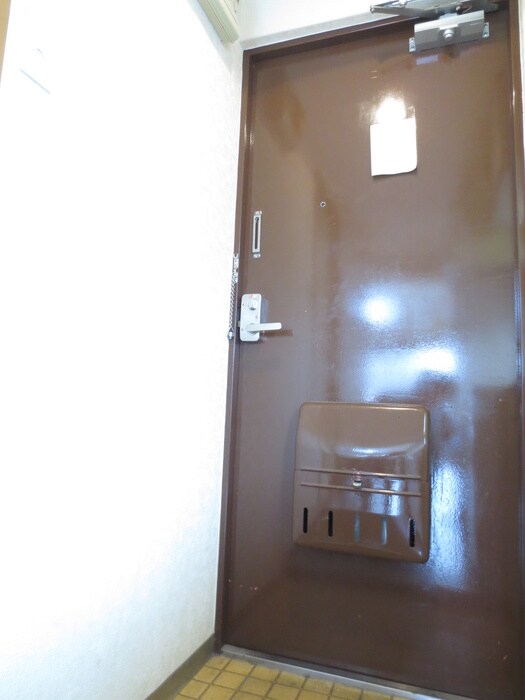 物件内観写真12　(玄関)