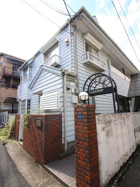 レオパレス岸町外観写真