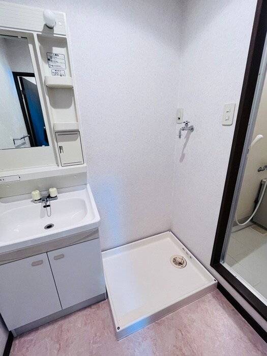 物件内観写真16　(洗濯機置場)