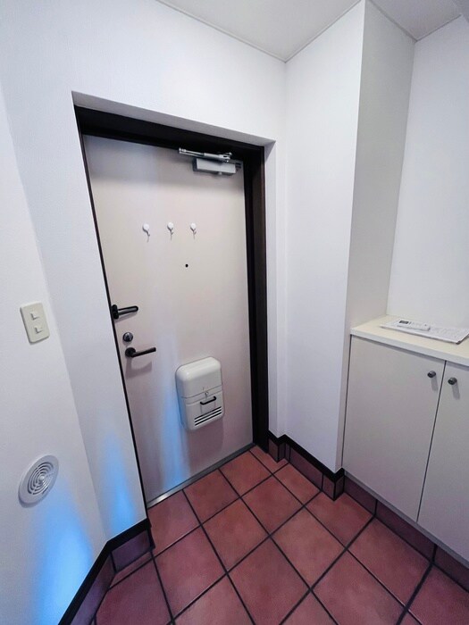 物件内観写真17　(玄関)