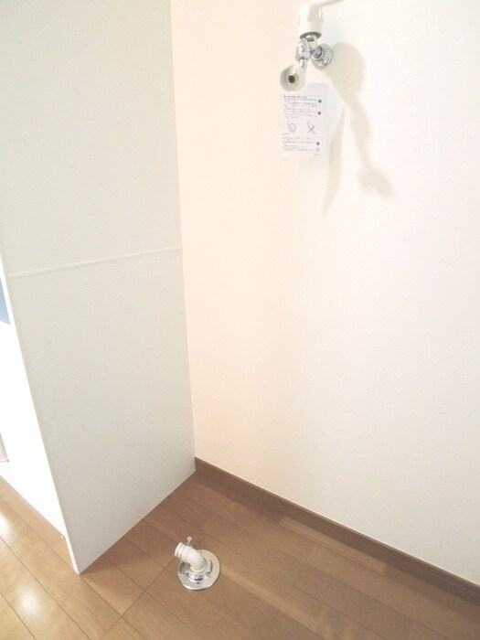 物件内観写真13　(洗濯機置場)