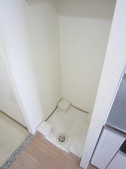 物件内観写真13　(洗濯機置場)