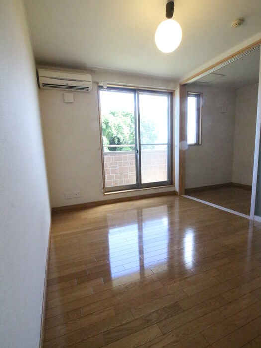 物件内観写真12　(居室)