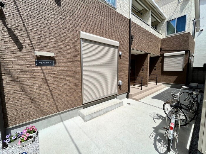 物件外観写真4　(駐輪場)