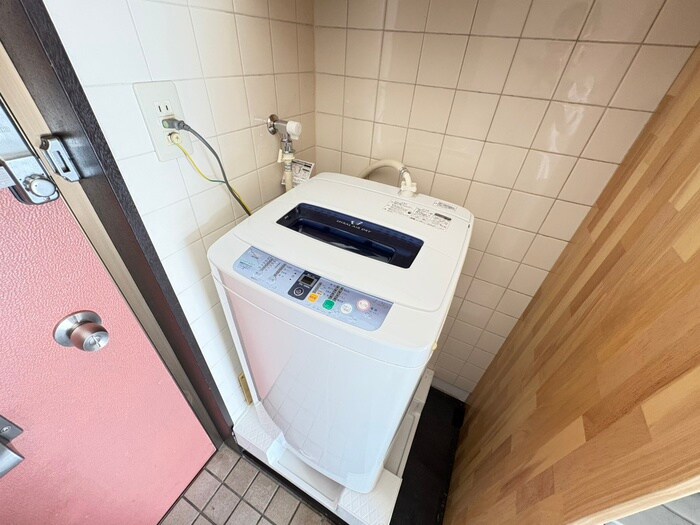 物件内観写真18　(洗濯機置場)