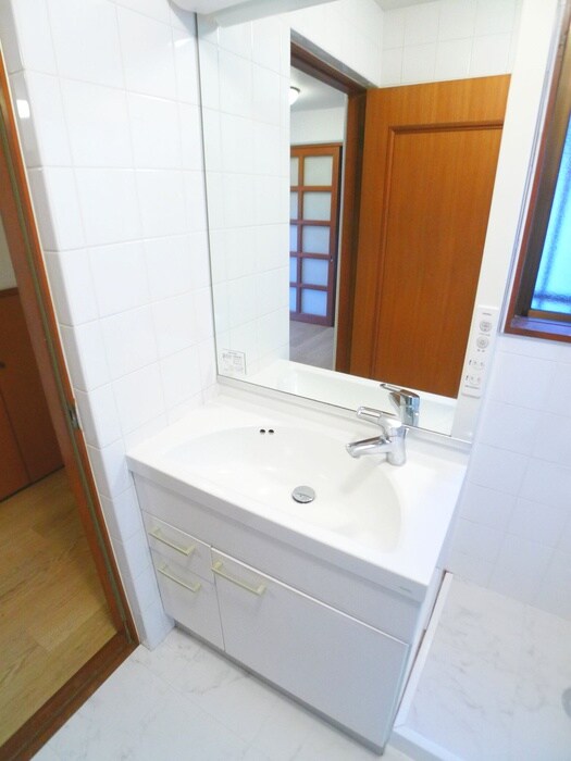 大野町４丁目貸家の洗面