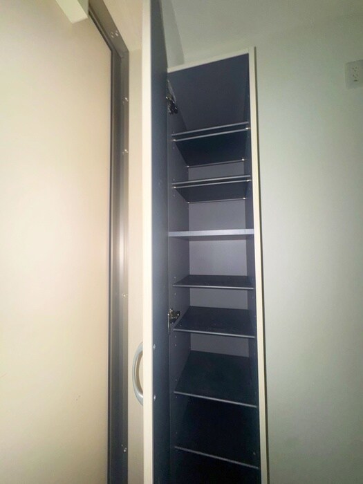 物件内観写真16　(収納)