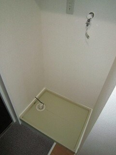 物件内観写真13　(洗濯機置場)