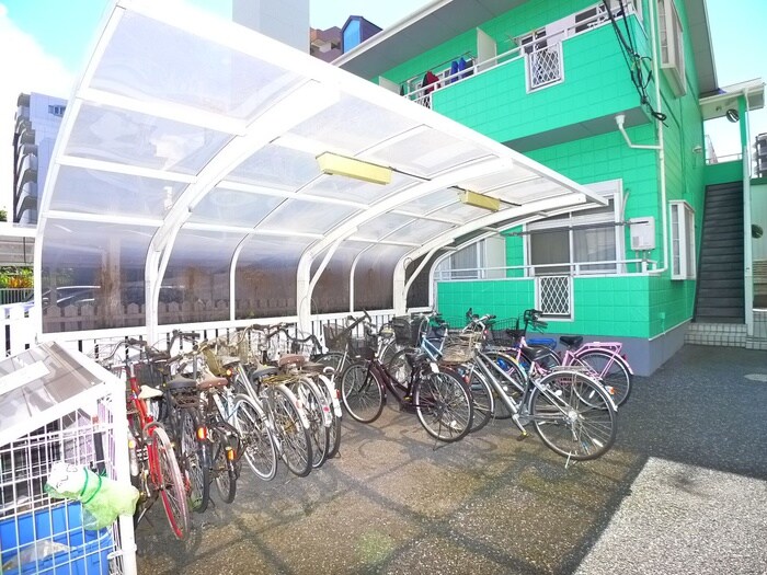 物件外観写真3　(駐輪場)