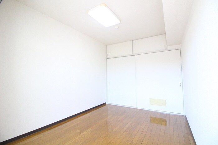 物件内観写真11　(居室)