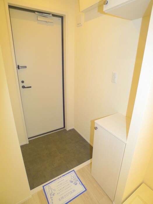 物件内観写真16　(玄関)
