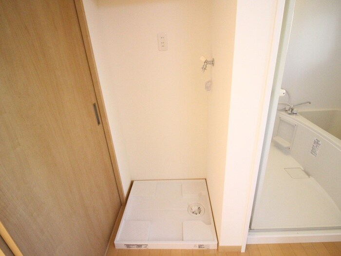 物件内観写真13　(洗濯機置場)