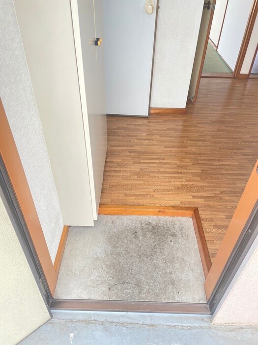 物件内観写真18　(玄関)