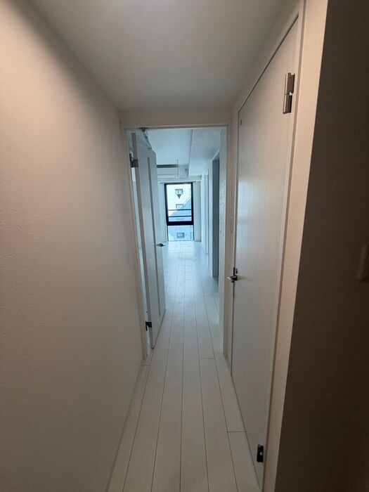 物件内観写真9　(廊下)