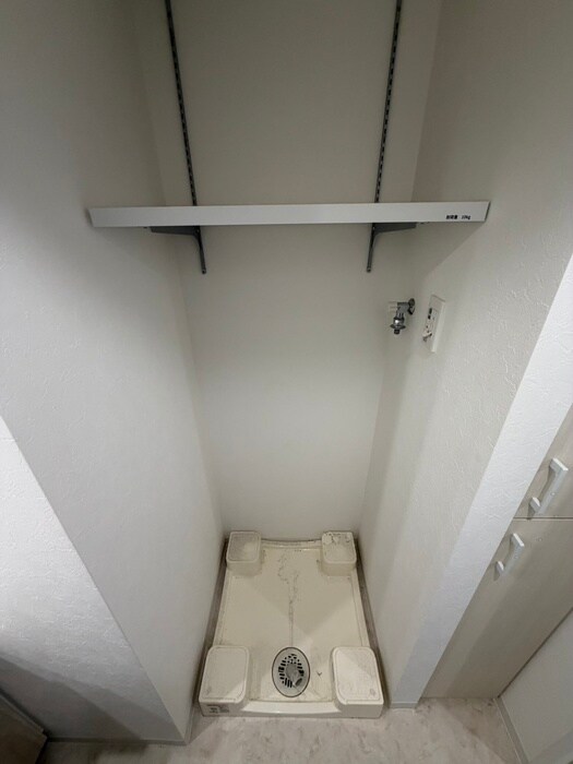 物件内観写真18　(洗濯機置場)