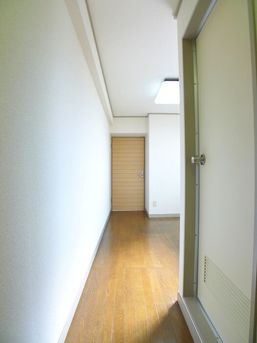 物件内観写真18　(廊下)