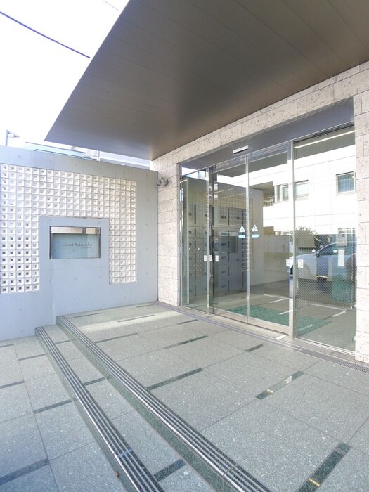 ラ・フォレ薬円台のエントランス部分