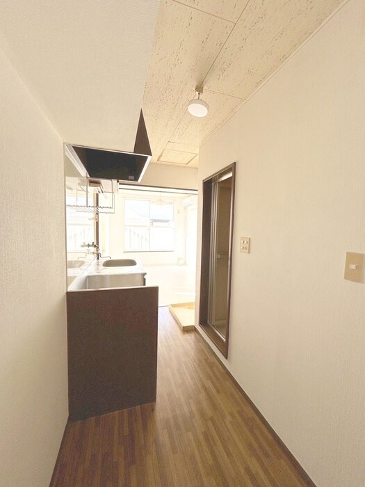 物件内観写真21　(廊下)