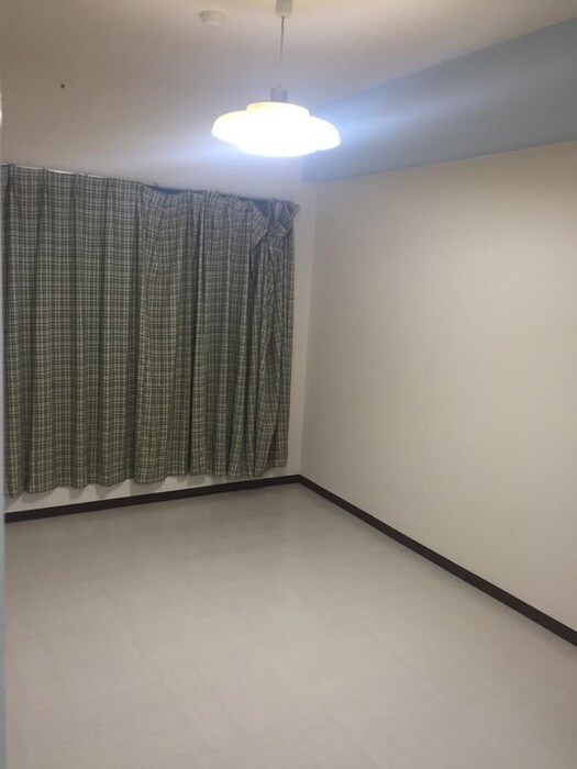 物件内観写真2　(居室)