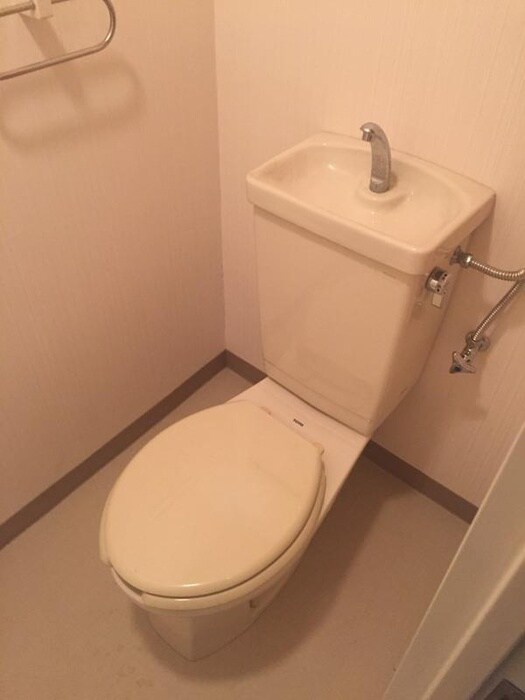 物件内観写真6　(トイレ)