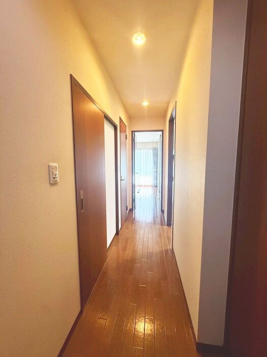 物件内観写真15　(玄関)