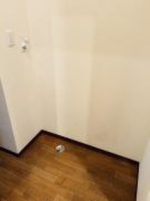 物件内観写真18　(洗濯機置場)