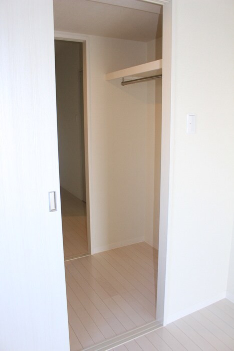 物件内観写真12　(収納)