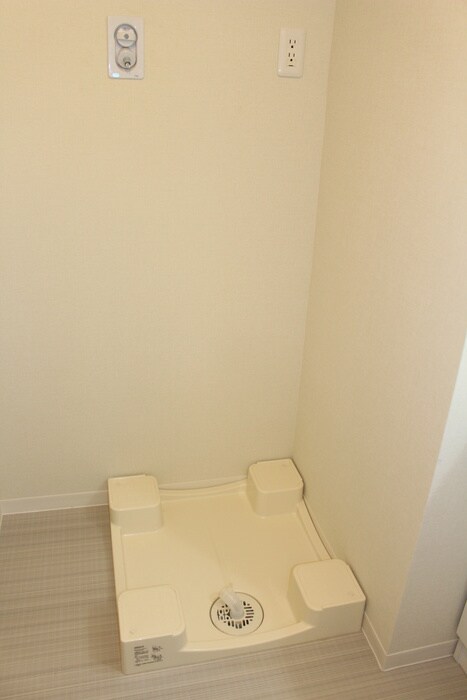 物件内観写真14　(洗濯機置場)