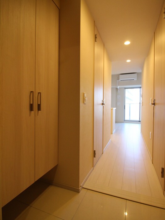 物件内観写真7　(玄関)