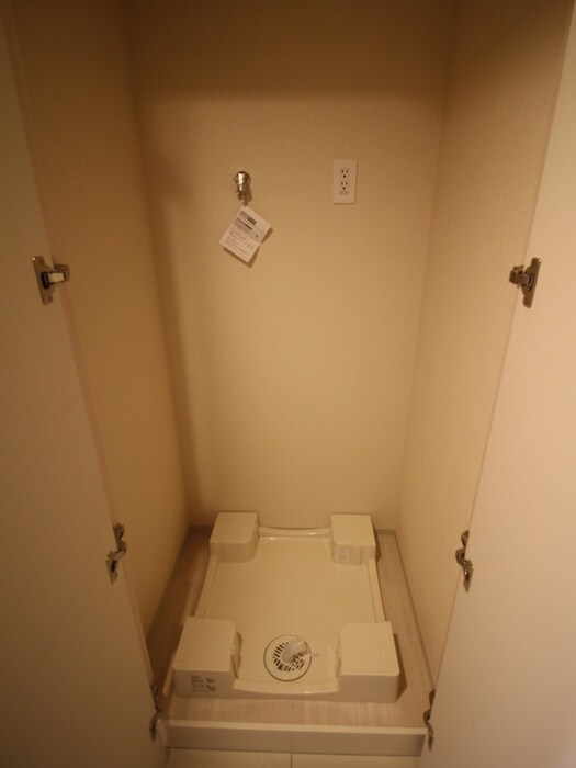 物件内観写真18　(洗濯機置場)