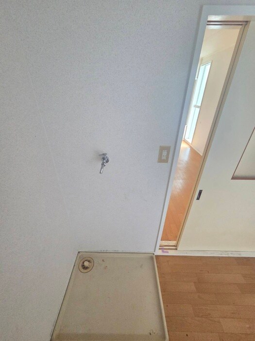 物件内観写真12　(洗濯機置場)