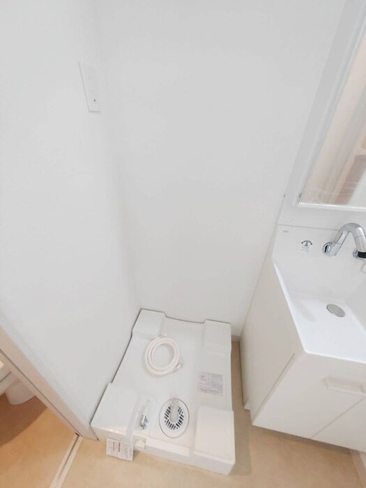 物件内観写真14　(洗濯機置場)