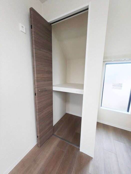 物件内観写真16　(収納)