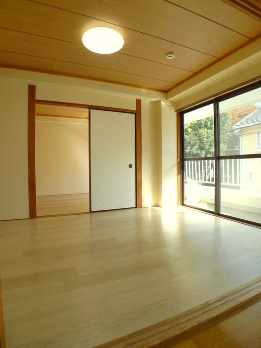 物件内観写真8　(居室)