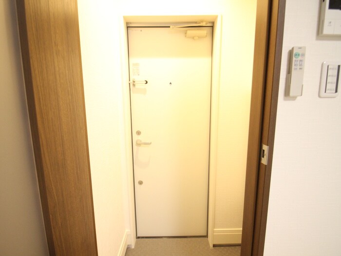 物件内観写真19　(玄関)