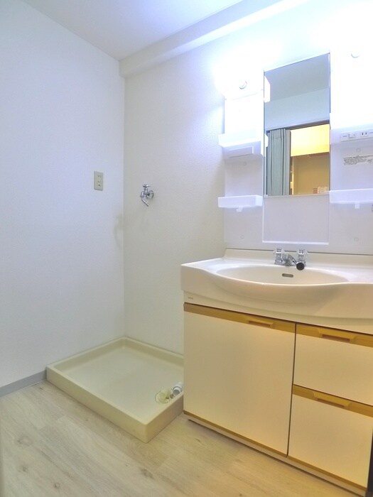 物件内観写真9　(洗濯機置場)