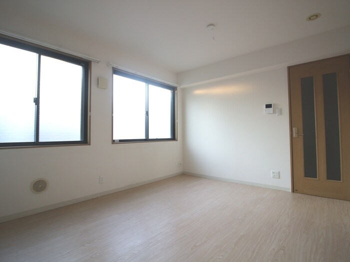 物件内観写真4　(居室)