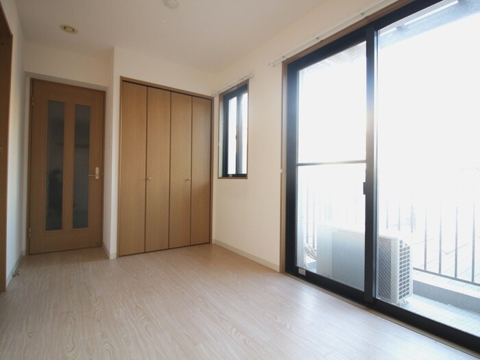 物件内観写真9　(居室)