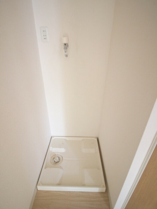 物件内観写真15　(洗濯機置場)