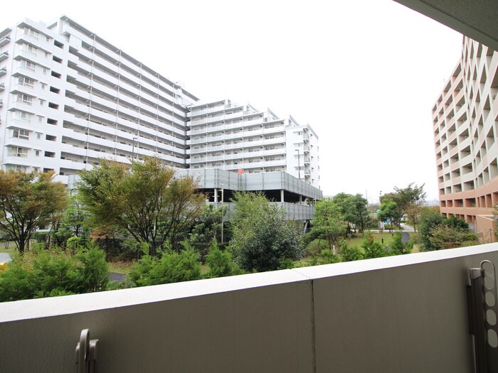 物件内観写真20　(室内からの展望)