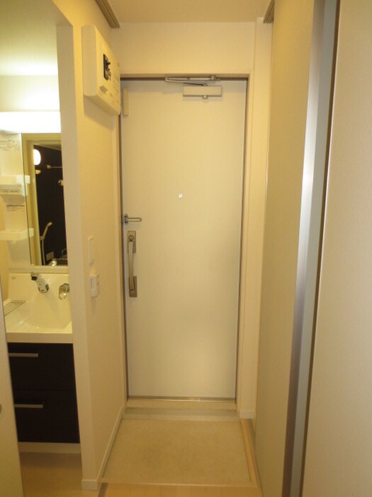 物件内観写真14　(玄関)