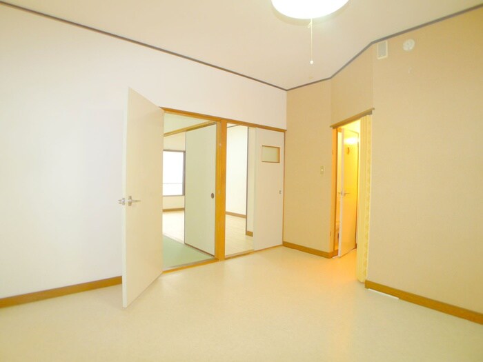 物件内観写真8　(居室)