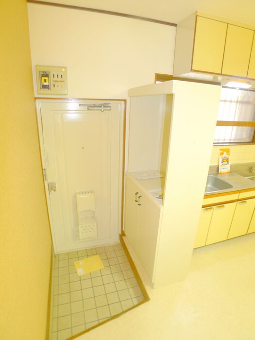 物件内観写真16　(玄関)