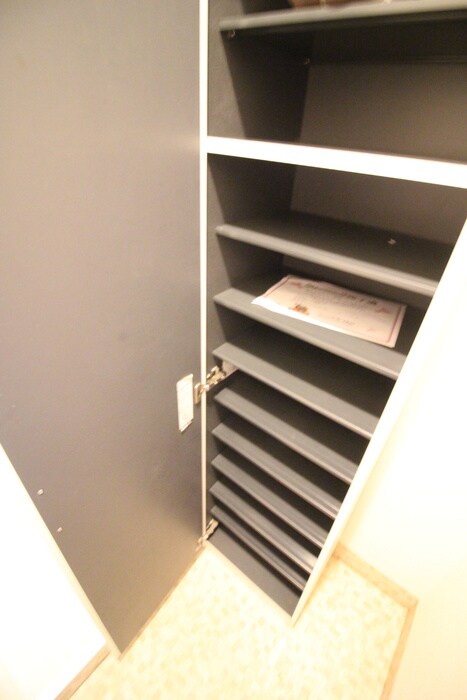 物件内観写真18　(靴箱)