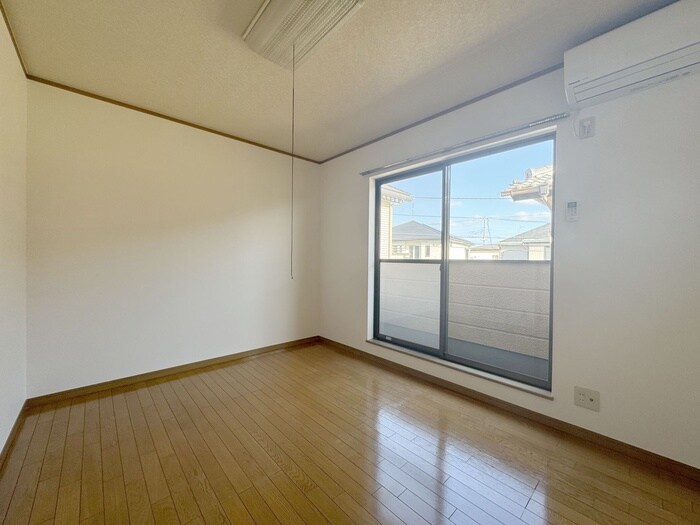 物件内観写真10　(室内からの展望)