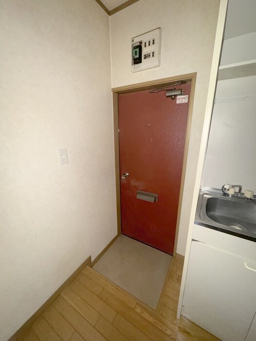 物件内観写真16　(玄関)