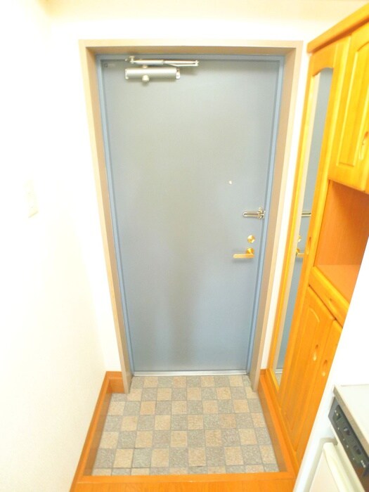 物件内観写真17　(玄関)